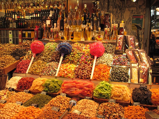 https://pixabay.com/photos/la-boqueria-barcelona-market-1684364/